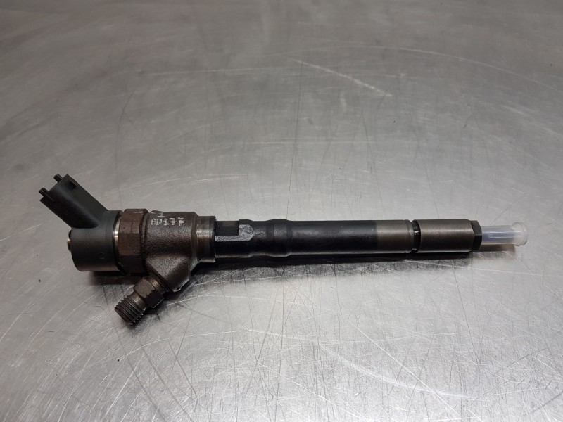 Recambio de inyector para hyundai tucson (jm) gl referencia OEM IAM 3380027900 0445110126 