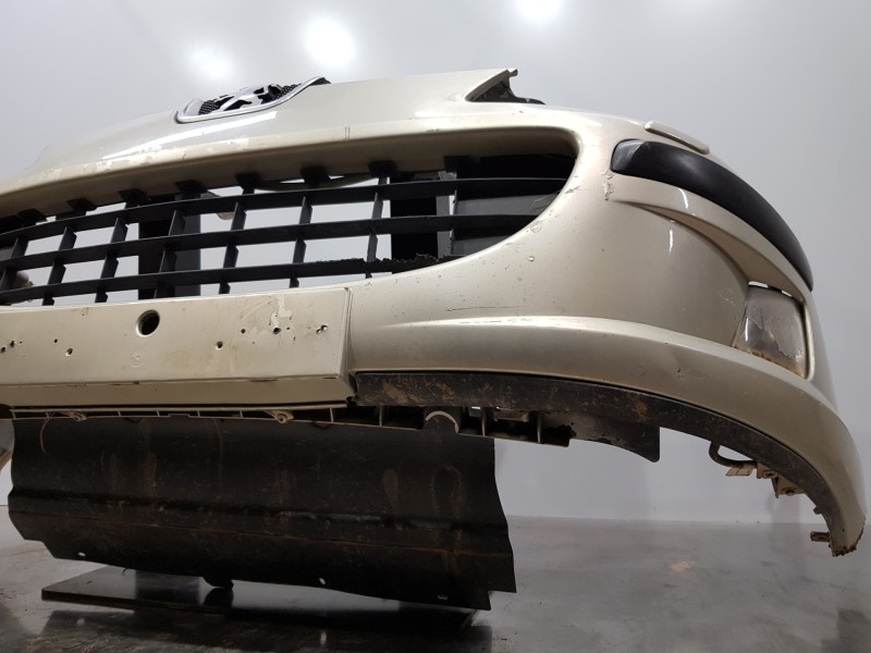 Recambio de paragolpes delantero para peugeot 407 confort referencia OEM IAM 7401RC  