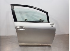 Recambio de puerta delantera derecha para toyota verso active referencia OEM IAM 670010F020  
