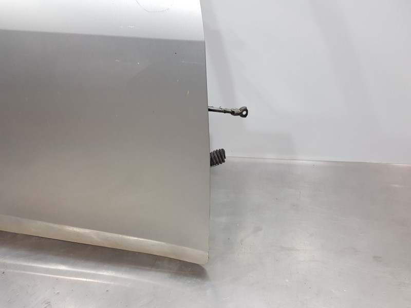 Recambio de puerta delantera derecha para toyota verso active referencia OEM IAM 670010F020  