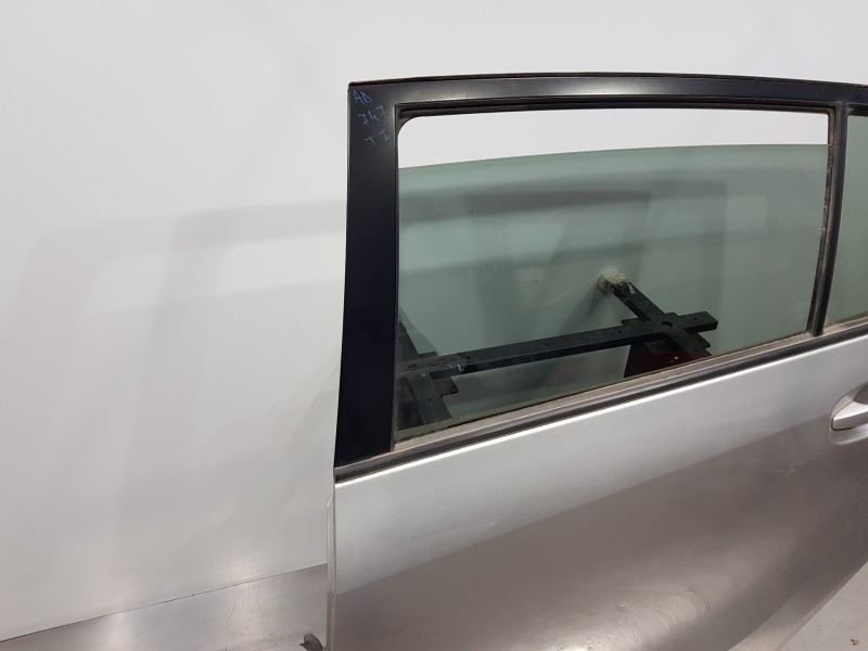 Recambio de puerta trasera izquierda para toyota verso active referencia OEM IAM 670040F020  