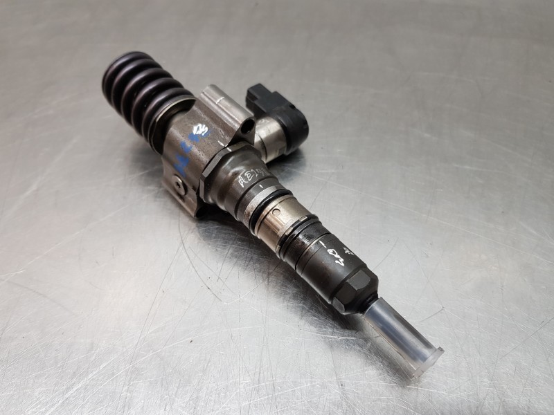 Recambio de inyector para volkswagen passat berlina (3c2) elegance referencia OEM IAM 000130073SX  