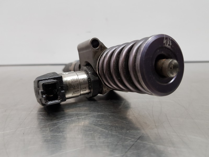 Recambio de inyector para volkswagen passat berlina (3c2) elegance referencia OEM IAM 000130073SX  
