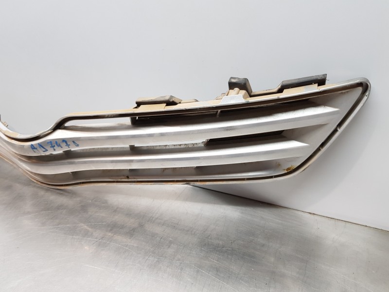 Recambio de rejilla delantera para toyota verso active referencia OEM IAM 531110F903 531110F070  Recambio de rejilla delantera para toyota verso active referencia OEM IAM 531110F903 531110F070