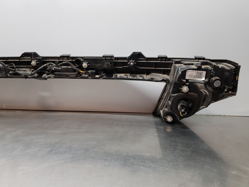 Recambio de piloto trasero central para hyundai tucson hybrid referencia OEM IAM 92403N7020  