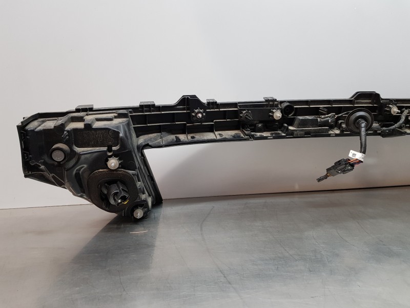 Recambio de piloto trasero central para hyundai tucson hybrid referencia OEM IAM 92403N7020  