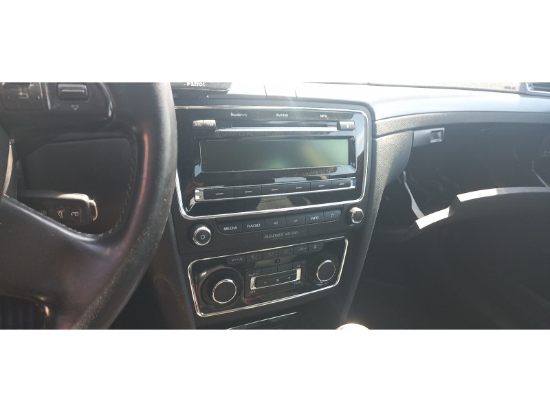 skoda superb combi (3t5) del año 2013