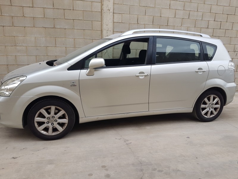 toyota corolla verso (r1) del año 2004