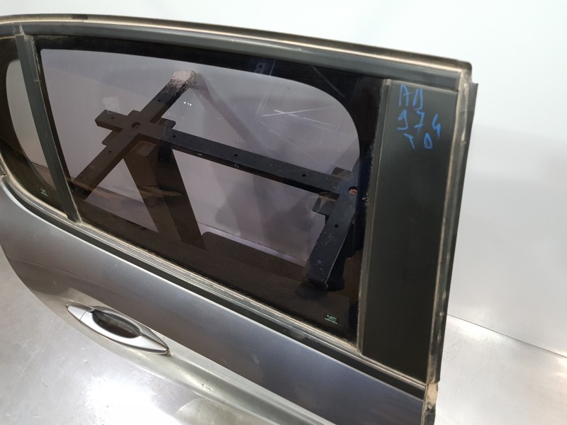 Recambio de puerta trasera derecha para peugeot 208 (p2) puretech referencia OEM IAM 9827578080  