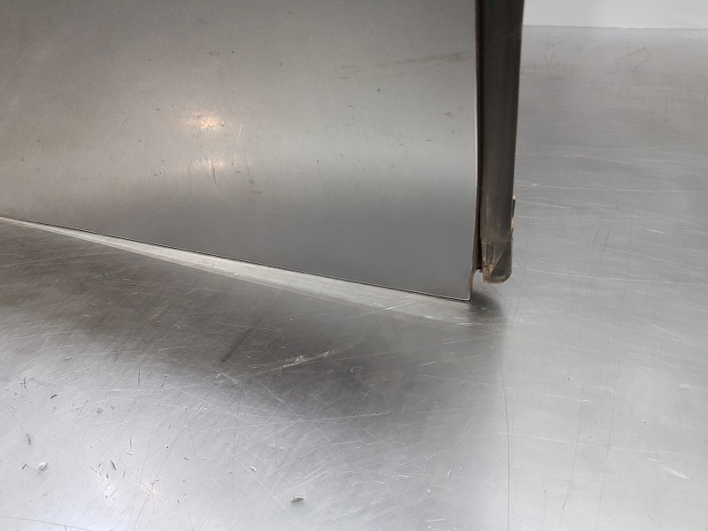 Recambio de puerta trasera derecha para peugeot 208 (p2) puretech referencia OEM IAM 9827578080  