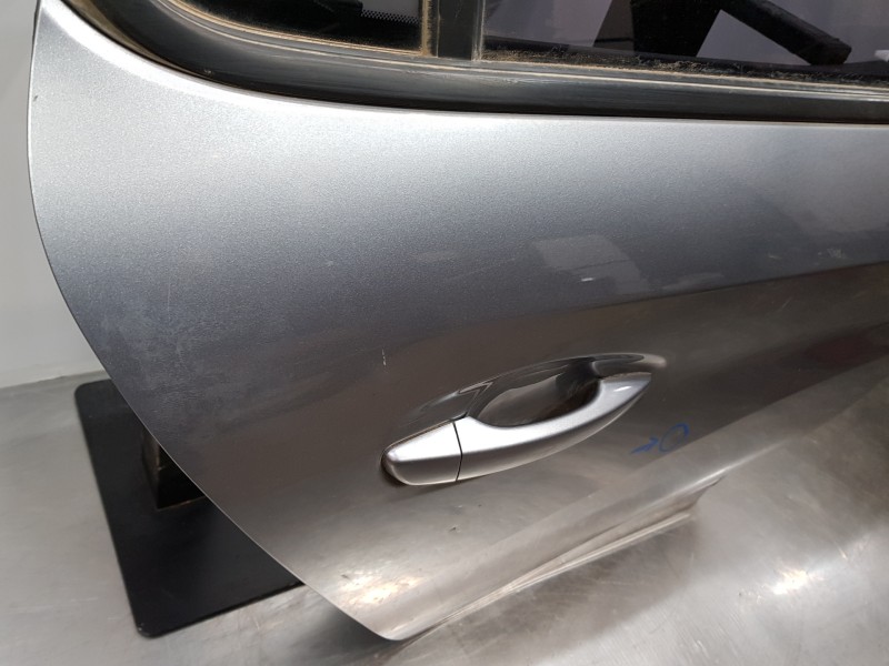 Recambio de puerta trasera derecha para peugeot 208 (p2) puretech referencia OEM IAM 9827578080  