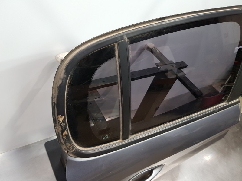 Recambio de puerta trasera derecha para peugeot 208 (p2) puretech referencia OEM IAM 9827578080  