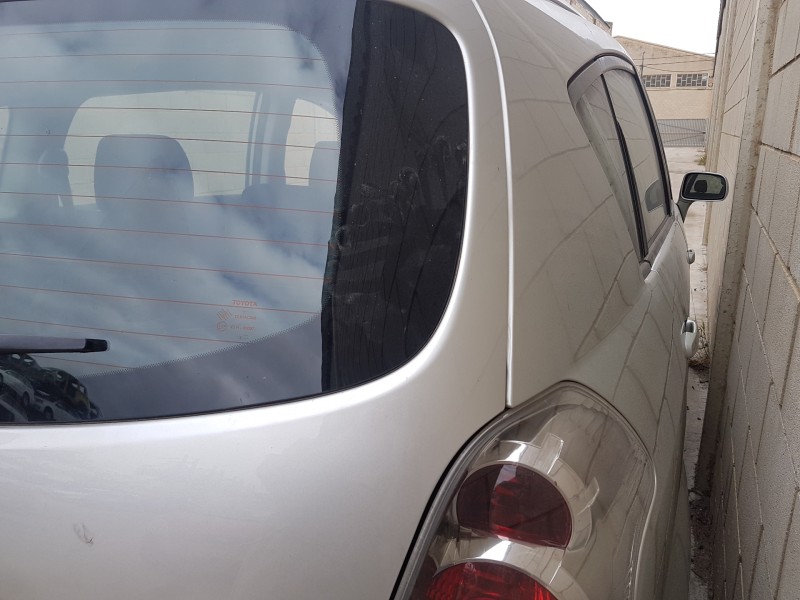 toyota corolla verso (r1) del año 2004