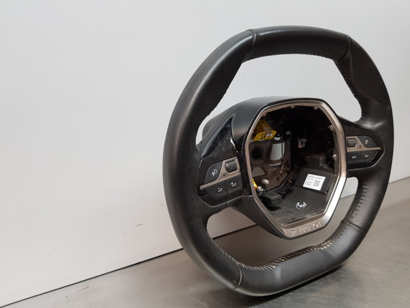 Recambio de volante para peugeot 208 (p2) puretech referencia OEM IAM 98255044ZD  