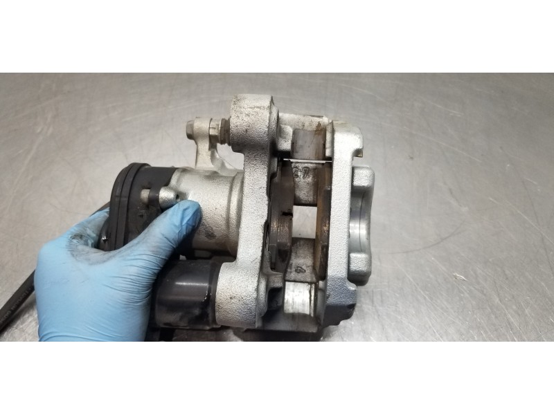 Recambio de pinza freno trasera derecha para toyota rav 4 plug-in hybrid advance referencia OEM IAM 4783042100  