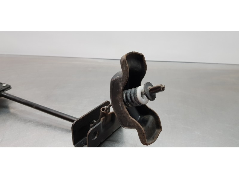 Recambio de soporte rueda repuesto para ssangyong rodius xdi limited referencia OEM IAM 4084021050 7226039 