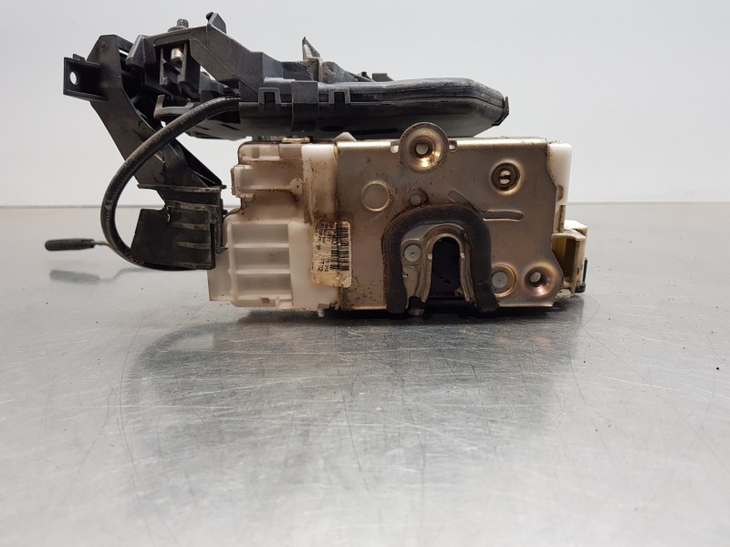 Recambio de cerradura puerta delantera derecha para mercedes clase b (w245) standard referencia OEM IAM A1697204435 1697202835  Recambio de cerradura puerta delantera derecha para mercedes clase b (w245) standard referencia OEM IAM A1697204435 1697202835