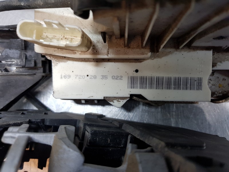 Recambio de cerradura puerta delantera derecha para mercedes clase b (w245) standard referencia OEM IAM A1697204435 1697202835 