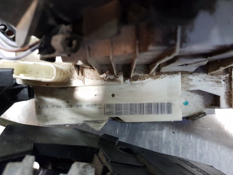 Recambio de cerradura puerta trasera derecha para mercedes clase b (w245) standard referencia OEM IAM A1697301635 1697302235  Recambio de cerradura puerta trasera derecha para mercedes clase b (w245) standard referencia OEM IAM A1697301635 1697302235