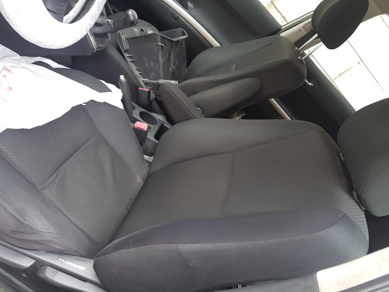 toyota corolla verso (r1) del año 2004