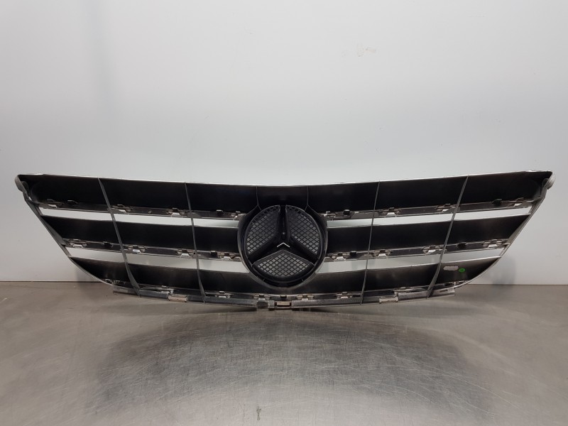 Recambio de rejilla delantera para mercedes clase b (w245) standard referencia OEM IAM A1698800883  
