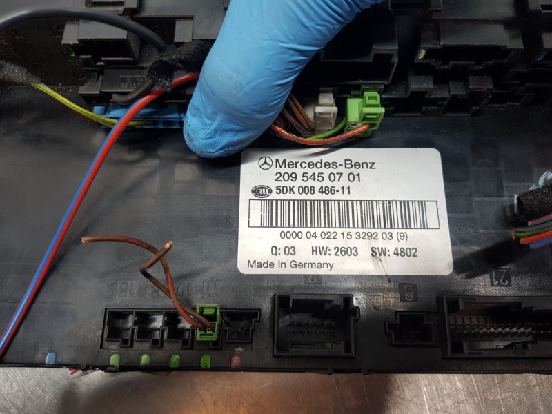 Recambio de caja reles / fusibles para mercedes clase clk (w209) coupe 270 referencia OEM IAM 2095450701 5DK008486 5DK00848611