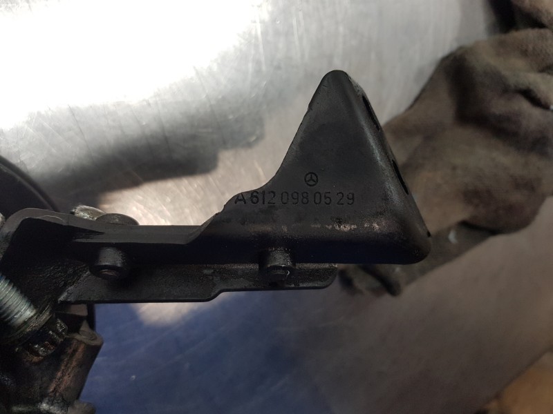 Recambio de bomba direccion para mercedes clase clk (w209) coupe 270 referencia OEM IAM A0044661301  