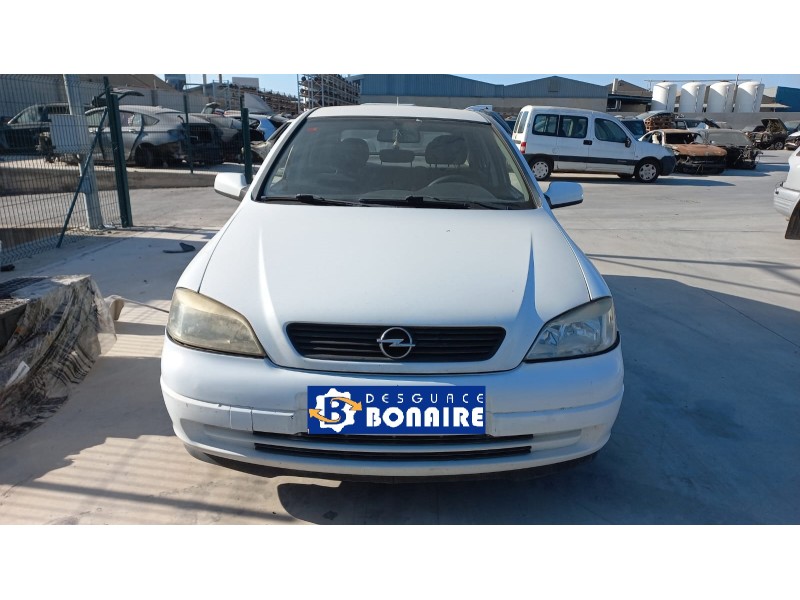 opel astra g berlina del año 2000