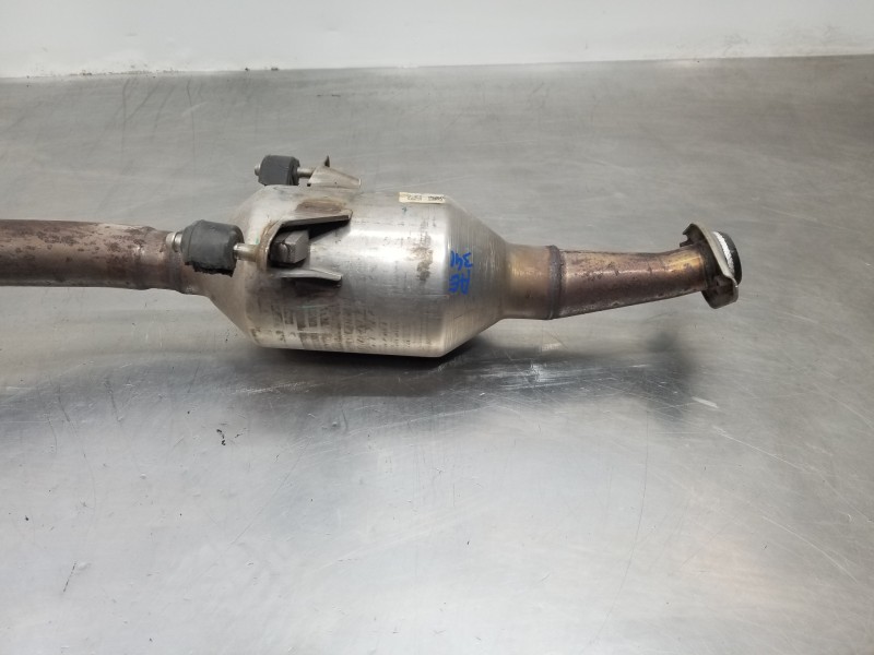 Recambio de catalizador para toyota corolla touring sports (e21) hybrid referencia OEM IAM 174100TJ20  