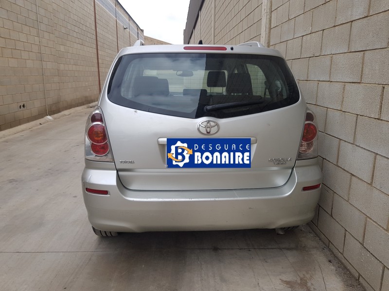 toyota corolla verso (r1) del año 2004