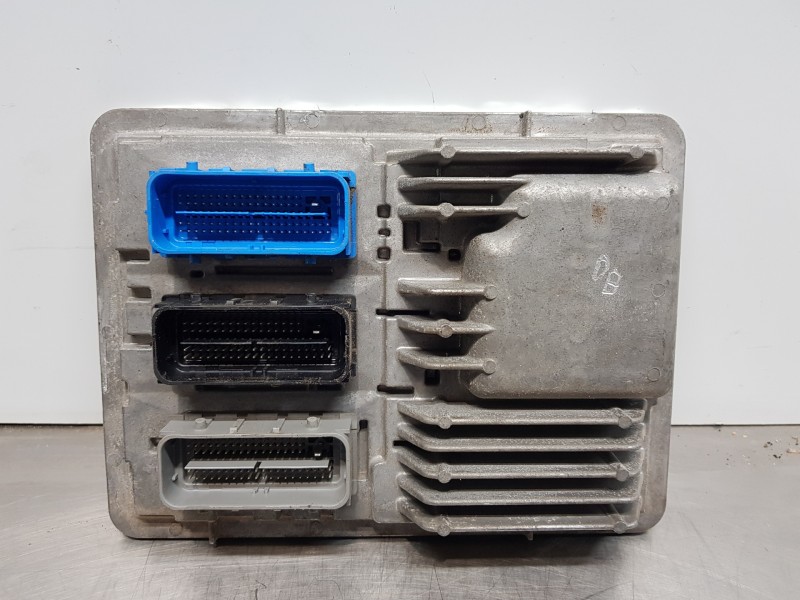 Recambio de centralita motor uce para opel astra k lim. 5türig expression referencia OEM IAM 811839393 12680881 