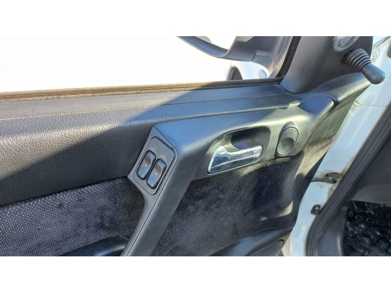 opel astra g berlina del año 2000