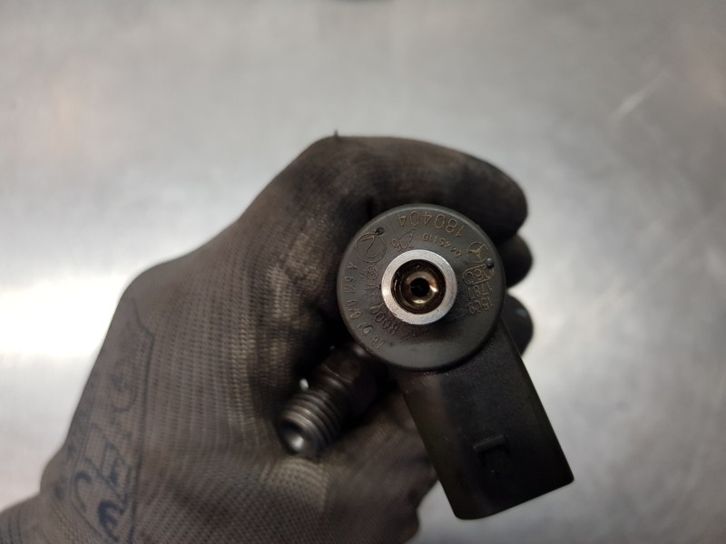 Recambio de inyector para mercedes clase clk (w209) coupe 270 referencia OEM IAM A6130700987 0445110206 