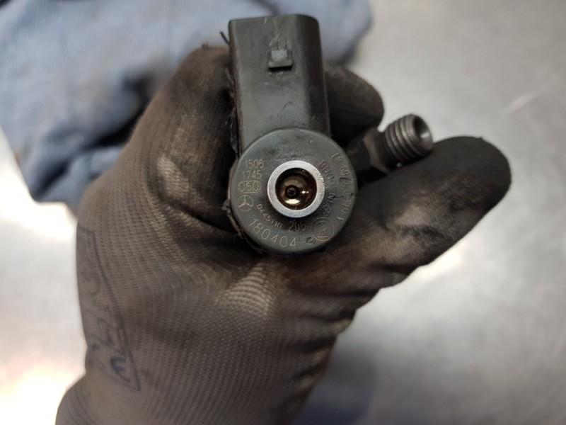 Recambio de inyector para mercedes clase clk (w209) coupe 270 referencia OEM IAM A6130700987 0445110206 