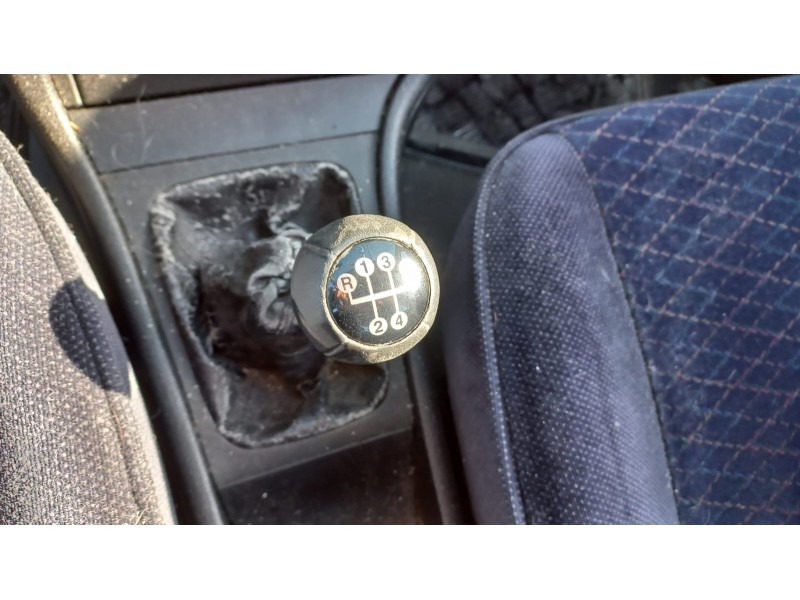 opel astra g berlina del año 2000