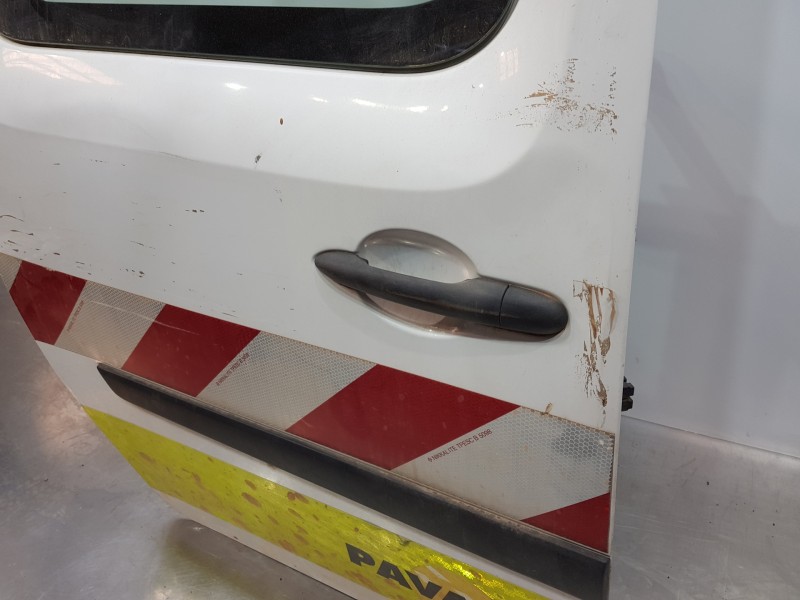 Recambio de puerta lateral corredera derecha para renault kangoo dynamique referencia OEM IAM 821007601R  