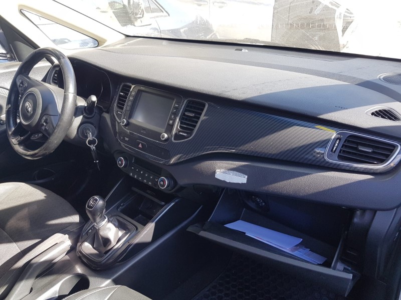 kia carens ( ) del año 2018