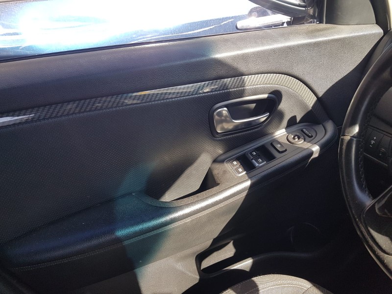 kia carens ( ) del año 2018