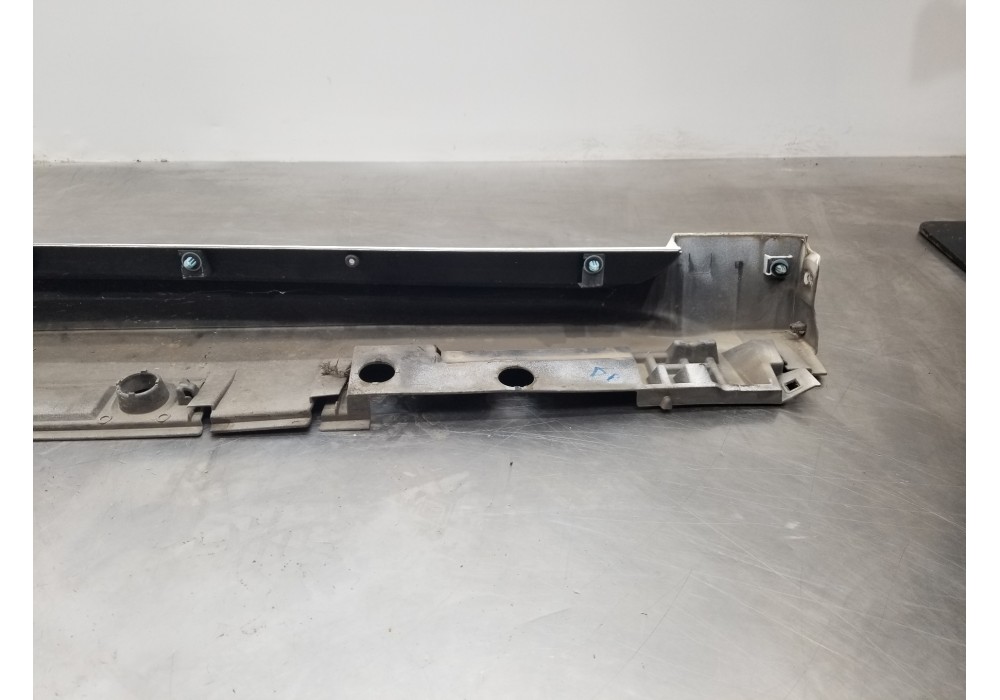 Recambio de faldon lateral para toyota corolla touring sports (e21) hybrid referencia OEM IAM 7585202902  