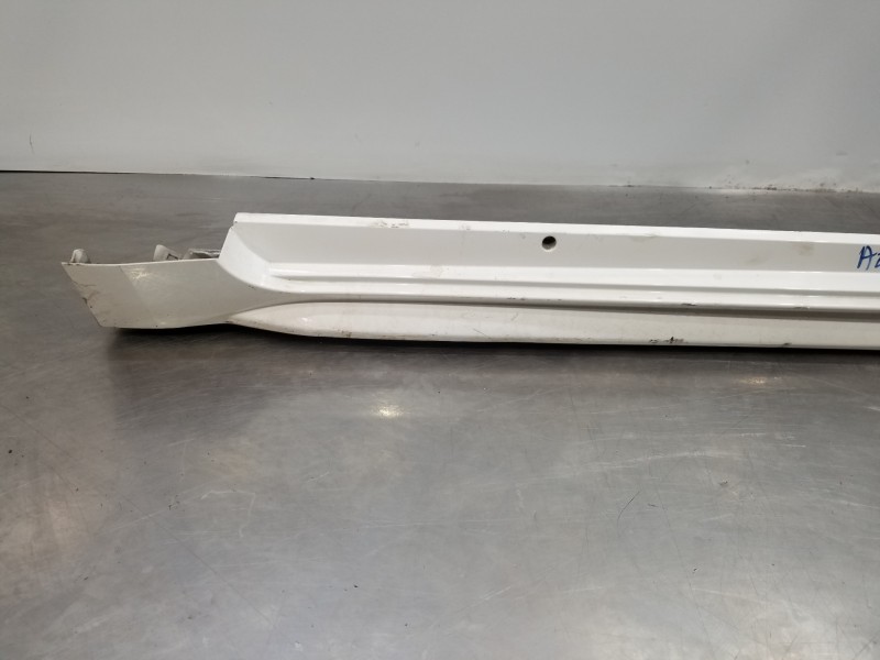 Recambio de faldon lateral para toyota corolla touring sports (e21) hybrid referencia OEM IAM 7585202902  