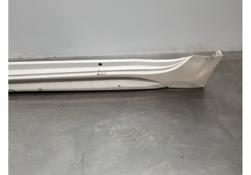 Recambio de faldon lateral para toyota corolla touring sports (e21) hybrid referencia OEM IAM 7585202902  