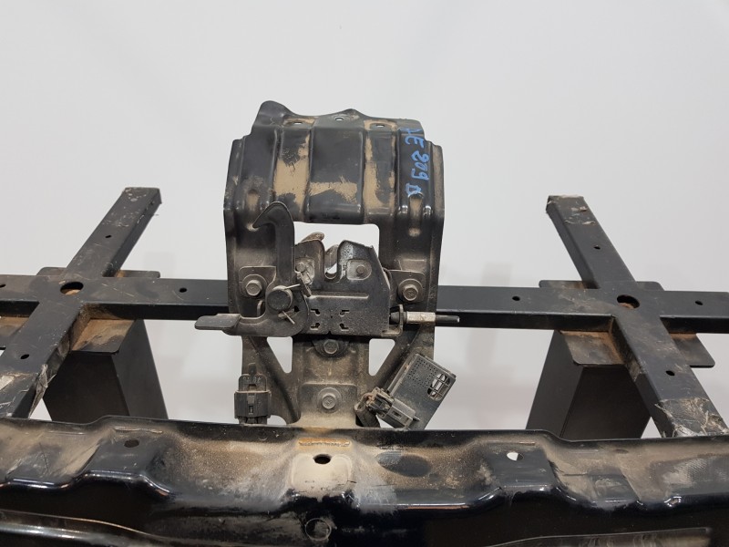 Recambio de refuerzo paragolpes delantero para opel antara cosmo referencia OEM IAM 22742367  