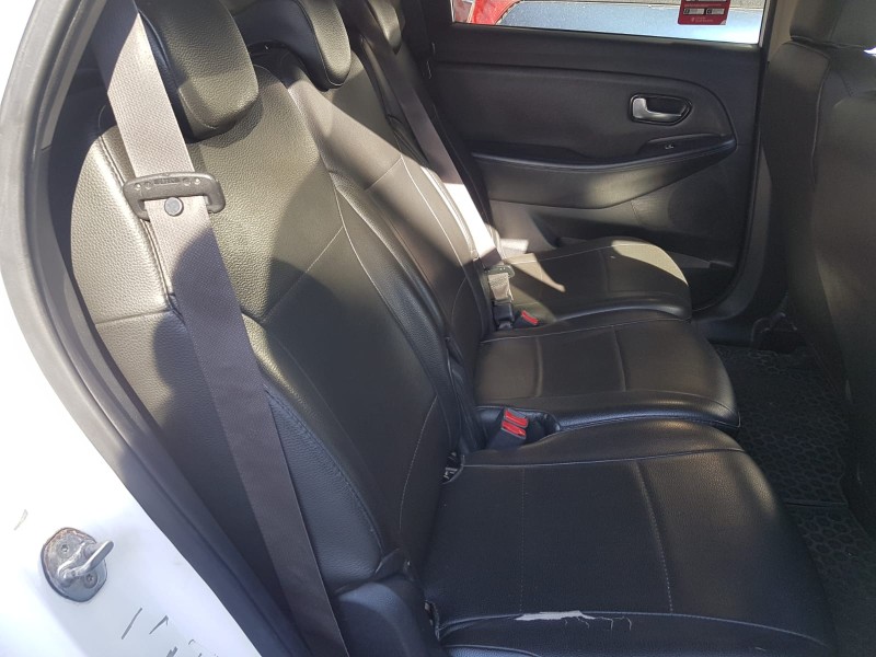 kia carens ( ) del año 2018