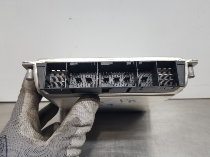 Recambio de centralita motor uce para mercedes clase clk (w209) coupe 270 referencia OEM IAM A6121537779 0281012196 