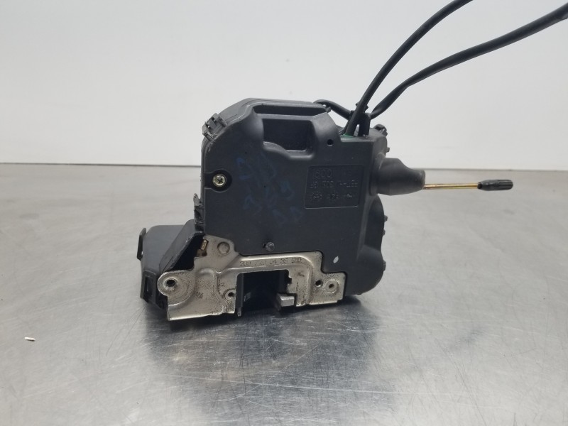 Recambio de cerradura puerta delantera derecha para mercedes clase clk (w209) coupe 270 referencia OEM IAM A2097200435  