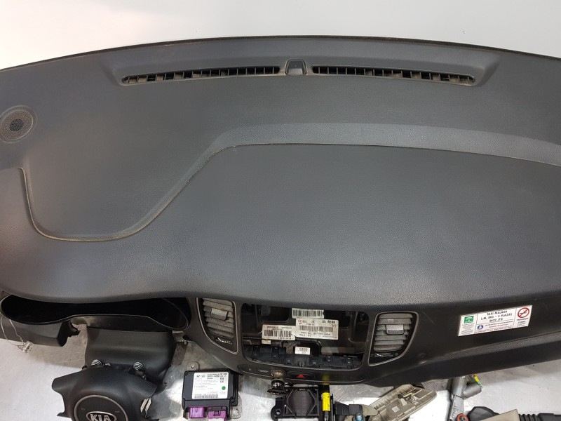 Recambio de kit airbag para kia carens ( ) drive referencia OEM IAM 84710A4100WK 56900A4000 95910A4350