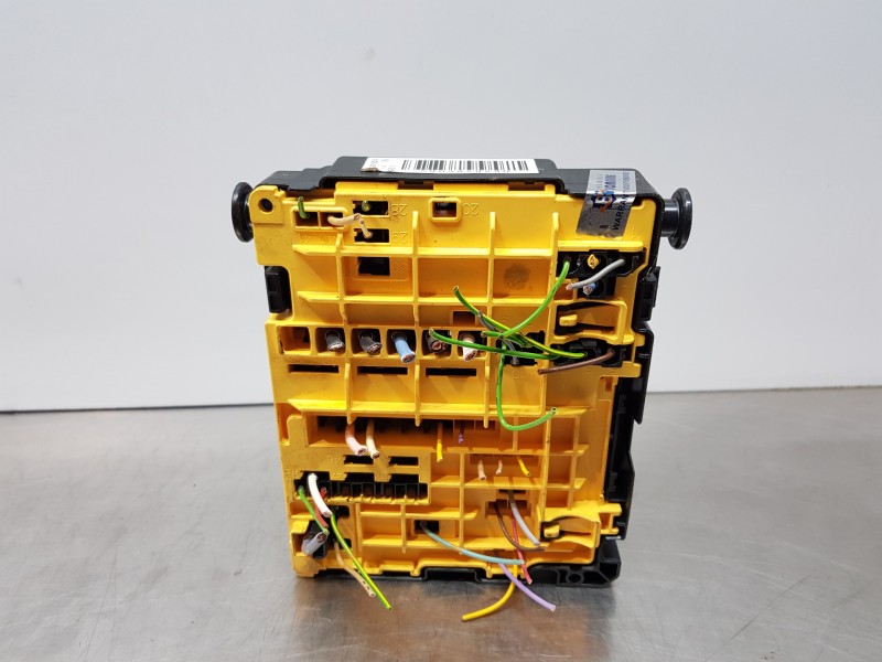 Recambio de caja reles / fusibles para peugeot 208 active referencia OEM IAM 9804848480   Recambio de caja reles / fusibles para peugeot 208 active referencia OEM IAM 9804848480