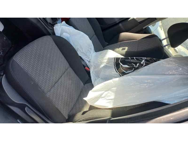 peugeot 207 del año 2010