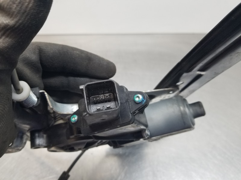 Recambio de elevalunas delantero izquierdo para chevrolet cruze lt referencia OEM IAM 94532757 00405791B3 95174198 Recambio de elevalunas delantero izquierdo para chevrolet cruze lt referencia OEM IAM 94532757 00405791B3 95174198