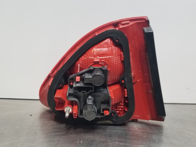 Recambio de piloto trasero derecho interior para seat exeo berlina (3r2) reference referencia OEM IAM 3R5945094B  